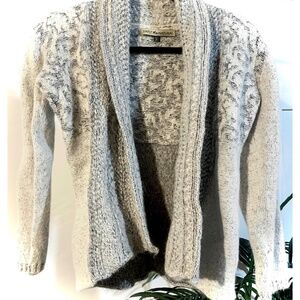 100% Alpaca cardigan sweater Made in Peru